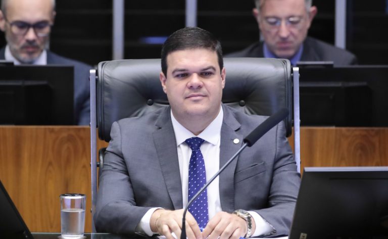 Enfermeiros defendem carga de trabalho de 30 horas semanais