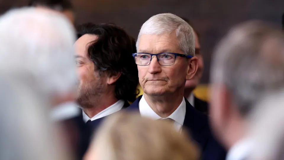 Trump diz ter "um pequeno problema" com o líder da Apple